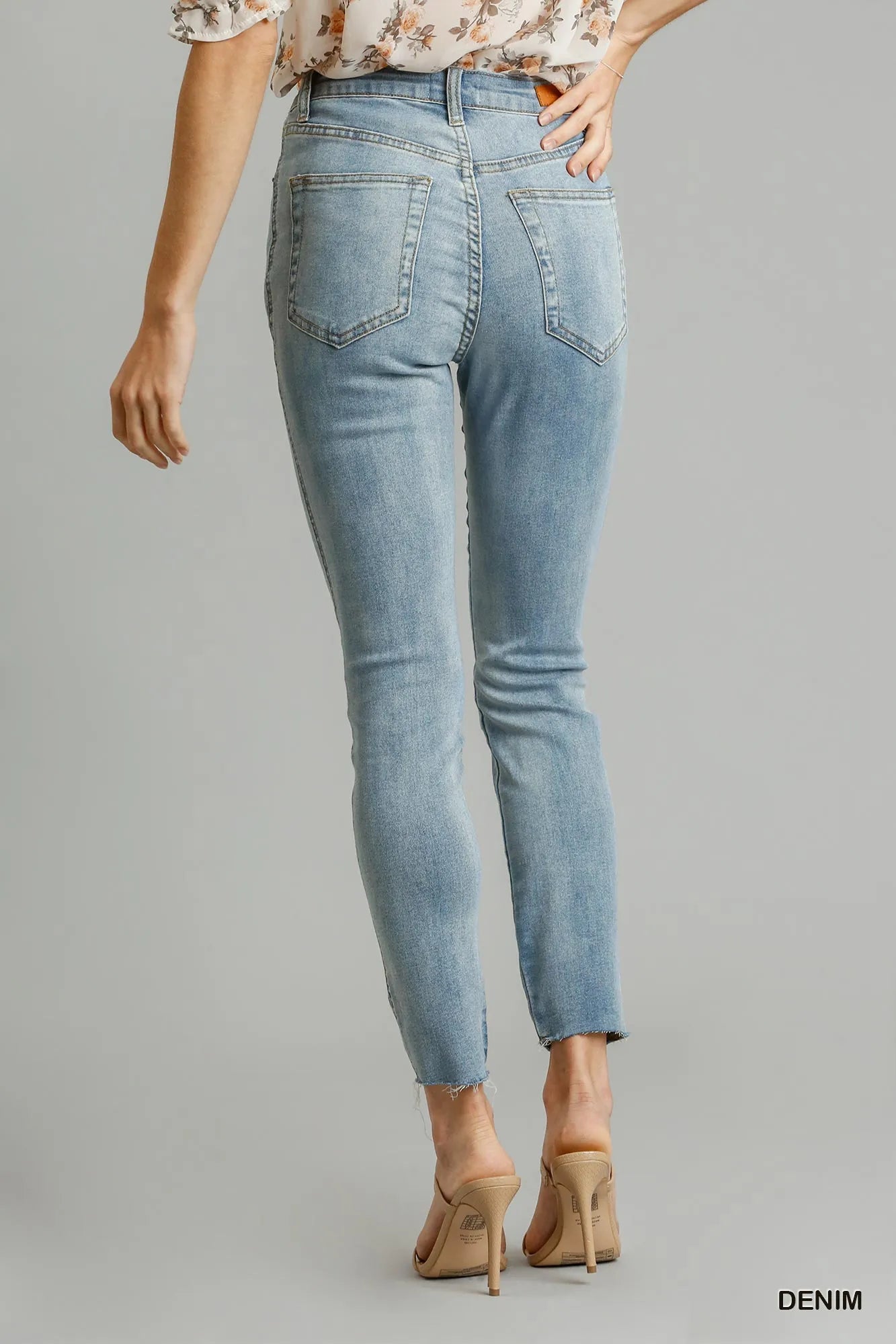 Umgee 5 - Pockets Distressed Detail Stretch Denim Skinny Jeans with Unfinished Hem - Cowgirltops.com
