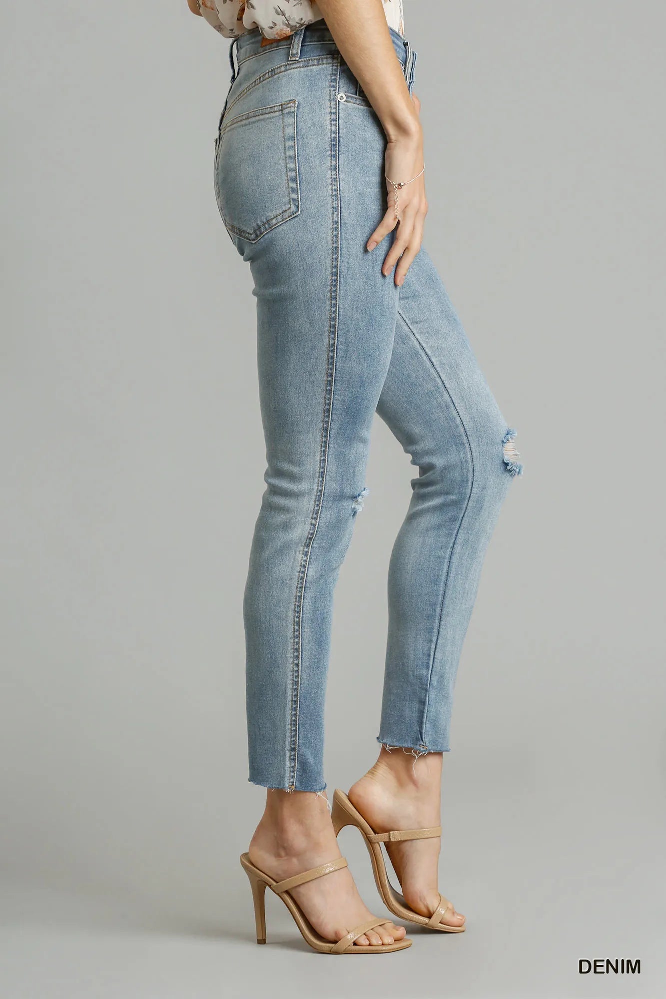 Umgee 5 - Pockets Distressed Detail Stretch Denim Skinny Jeans with Unfinished Hem - Cowgirltops.com
